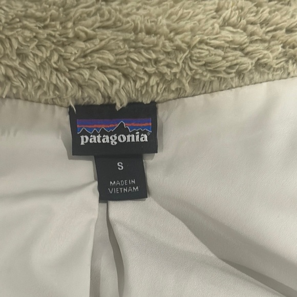 Patagonia Tan Sherpa Vest | Size Small | Excellent Preowned Condition - Picture 3 of 9